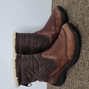 UGG Brown Leather & Quilted Vibram Stormburst Waterproof Size US 7 Womens
